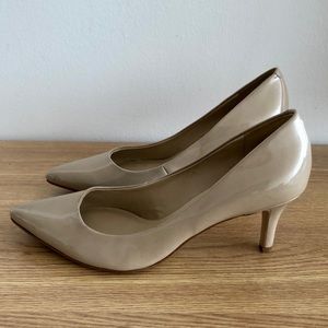 Nine West beige nude pointy toe pump
